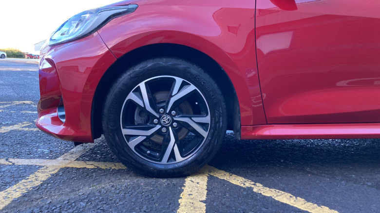 Toyota Yaris 1.5 Hybrid Design 5dr CVT Hybrid Hatchback